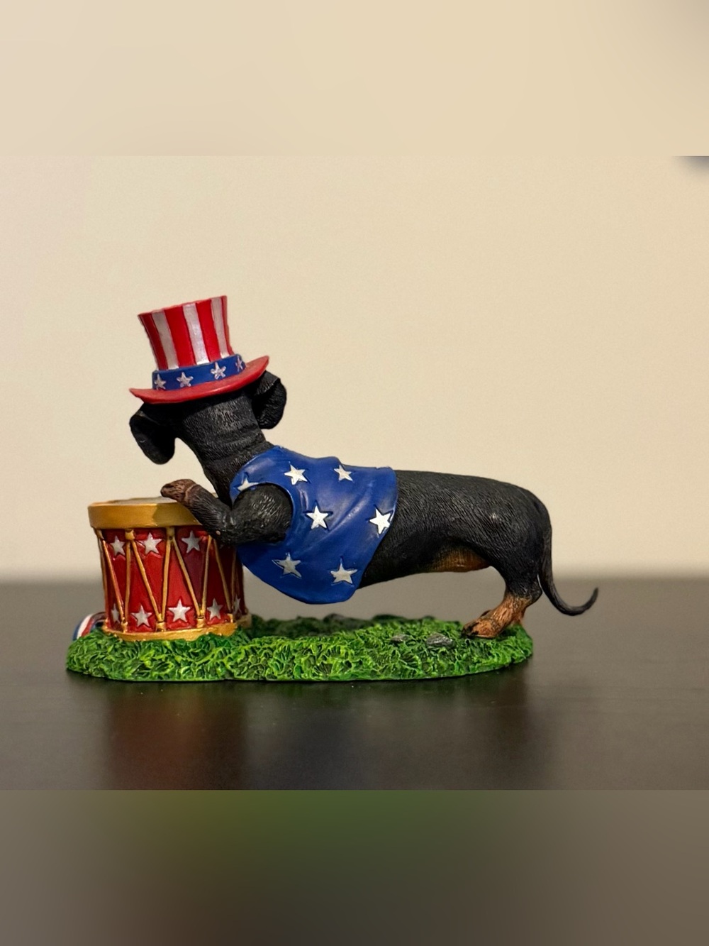 Danbury Mint Patriotic Dachshund Figurine in Red, White & Blue - Picture 2 of 3